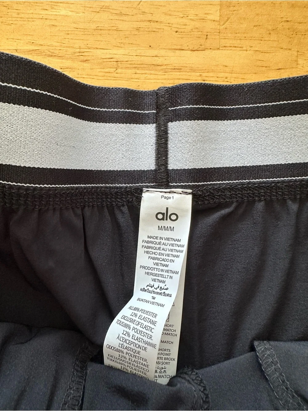 ALO Yoga smooth black